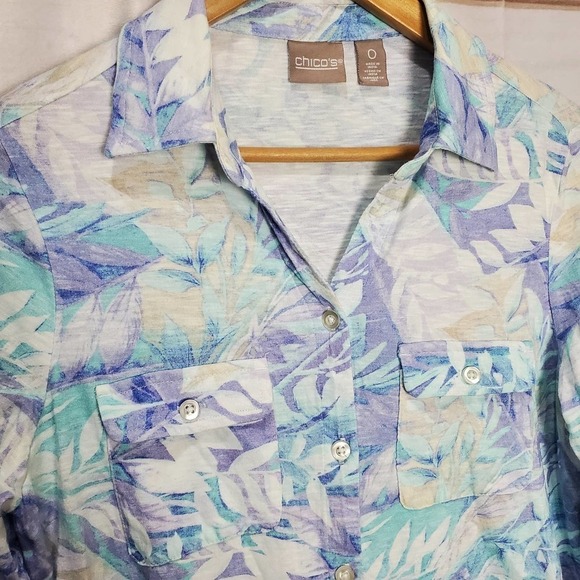 Chico's Blouse Women's XSmall Blue Button Floral Tropical Blue Purple Soft - Picture 3 of 9